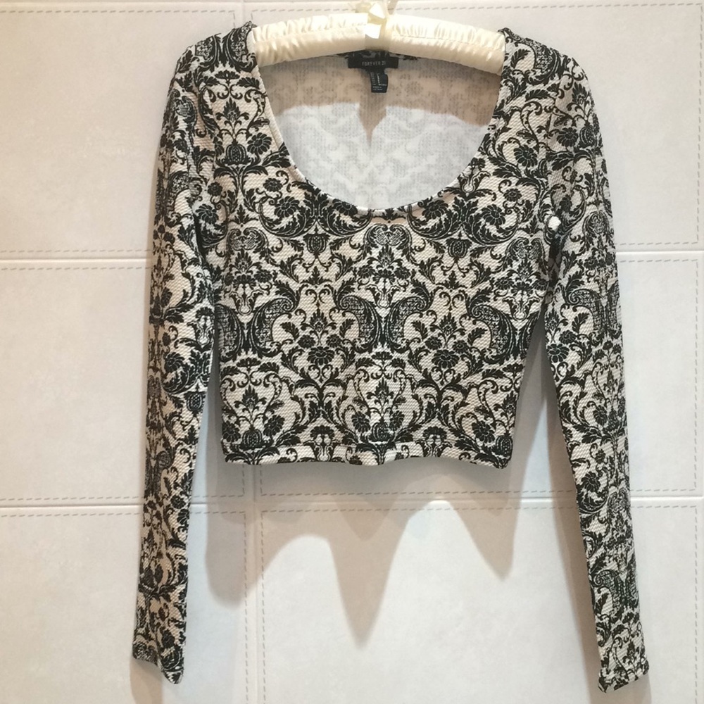 F21 Cream Black Damask Textured Crop Top